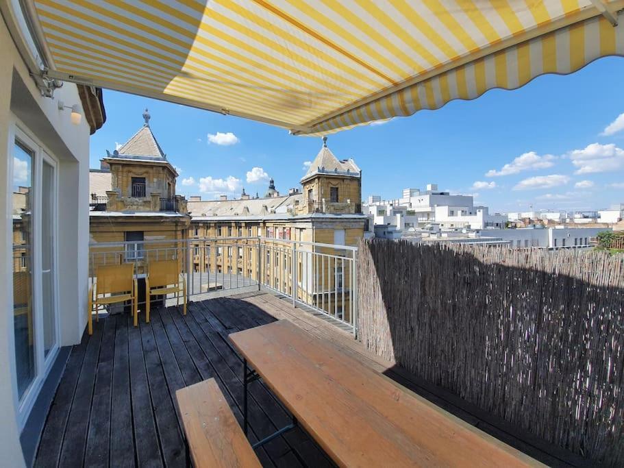 Beauty On The Rooftop With Ac And Rooftop Terrace Boedapest Buitenkant foto